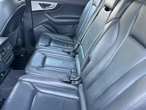 Used 2019 Audi Q7 2.0T Premium w/ Convenience Package AWD/4WD image 11