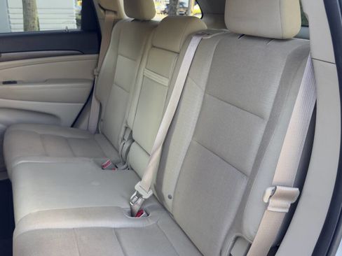 Used 2017 Jeep Grand Cherokee Laredo w/ Quick Order Package 2BE image 25