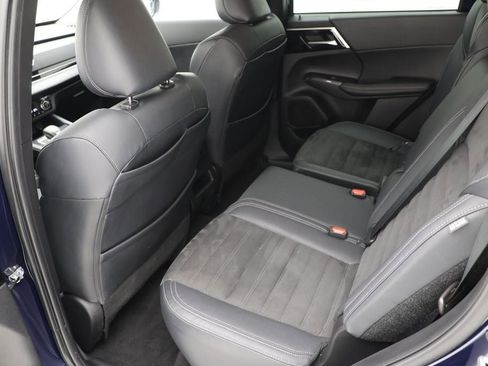 Used 2022 Mitsubishi Outlander SE image 11