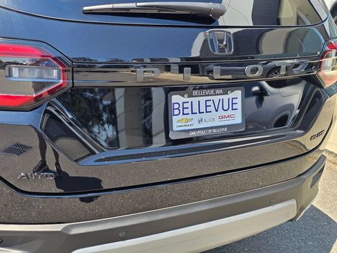 Used 2025 Honda Pilot Elite image 15