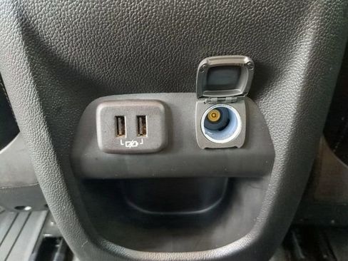 Used 2022 GMC Canyon Denali w/ Denali Black Edition Package image 16