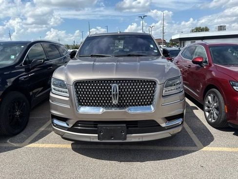 Used 2018 Lincoln Navigator Reserve w/ Technology Package AWD/4WD image 3