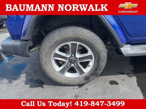 Used 2020 Jeep Wrangler Unlimited Sahara AWD/4WD image 21