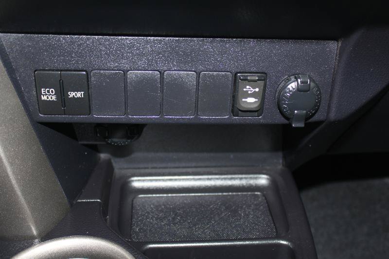 Used 2015 Toyota RAV4 XLE AWD/4WD image 29