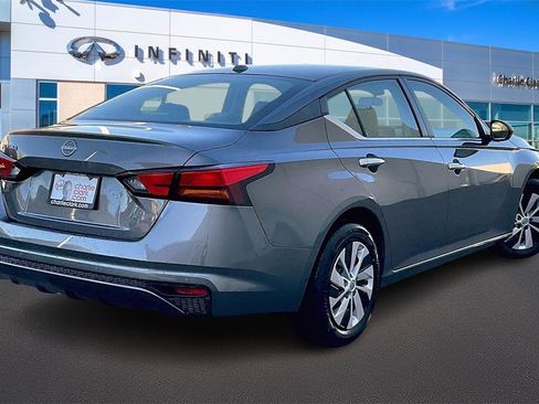 Used 2025 Nissan Altima 2.5 S image 2