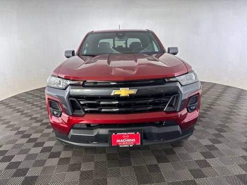 Used 2024 Chevrolet Colorado LT w/ LT Convenience Package II AWD/4WD image 2