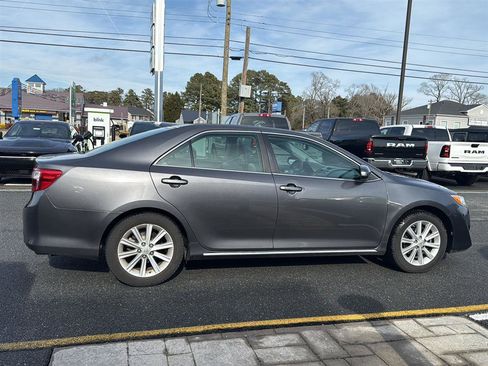 Used 2013 Toyota Camry XLE w/ Leather Pkg image 4