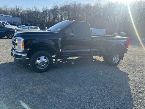 Used 2023 Ford F350 XLT w/ Snow Plow Prep Package image 4