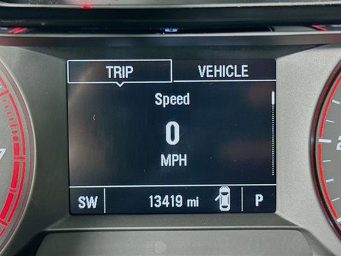 Used 2024 Chevrolet Trax RS w/ Sunroof Package FWD image 15