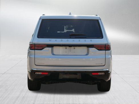 Used 2022 Jeep Wagoneer Series III w/ Flexible Seating Group AWD/4WD image 6