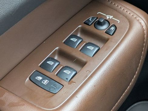 Used 2023 Volvo XC60 B5 Plus w/ Climate Package image 21