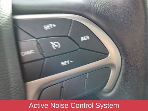 Certified 2022 Jeep Grand Cherokee Laredo X AWD/4WD image 18