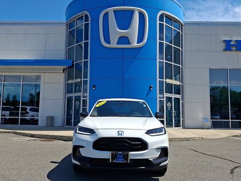 Used 2024 Honda HR-V Sport image 2