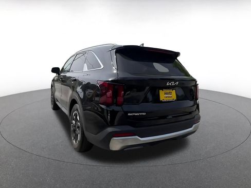 Used 2024 Kia Sorento S FWD image 11