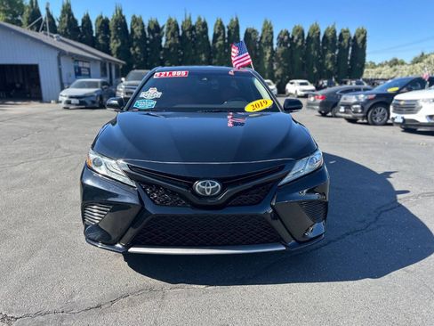 Used 2019 Toyota Camry XSE FWD image 2