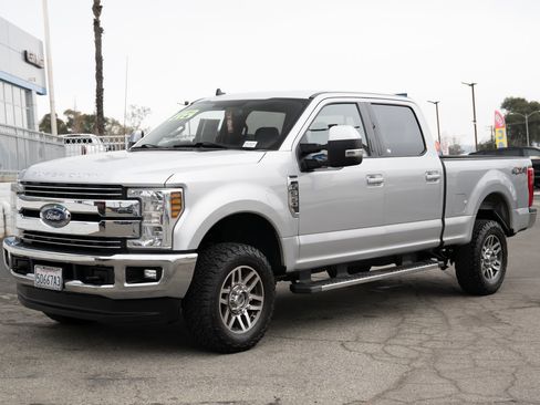 Used 2019 Ford F350 Lariat image 9