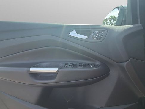 Used 2017 Ford Escape Titanium w/ Equipment Group 301A AWD/4WD image 25