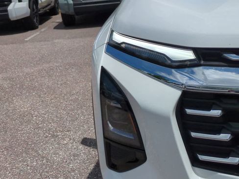 Used 2026 Chevrolet Equinox LT FWD image 10