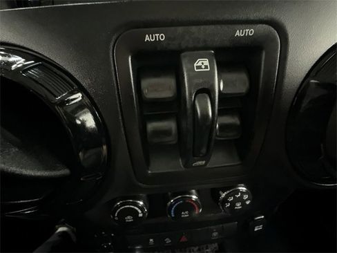 Used 2015 Jeep Wrangler Unlimited Sahara w/ Dual Top Group image 13