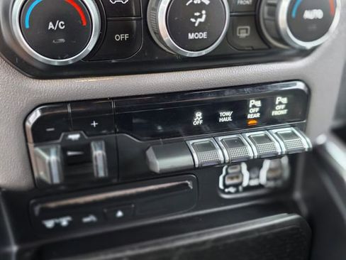 Used 2019 RAM 1500 Big Horn image 31