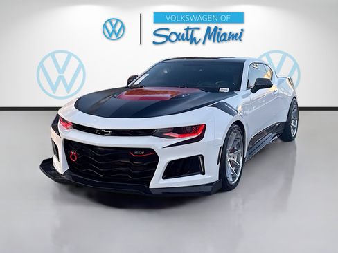 Used 2018 Chevrolet Camaro ZL1 image 3