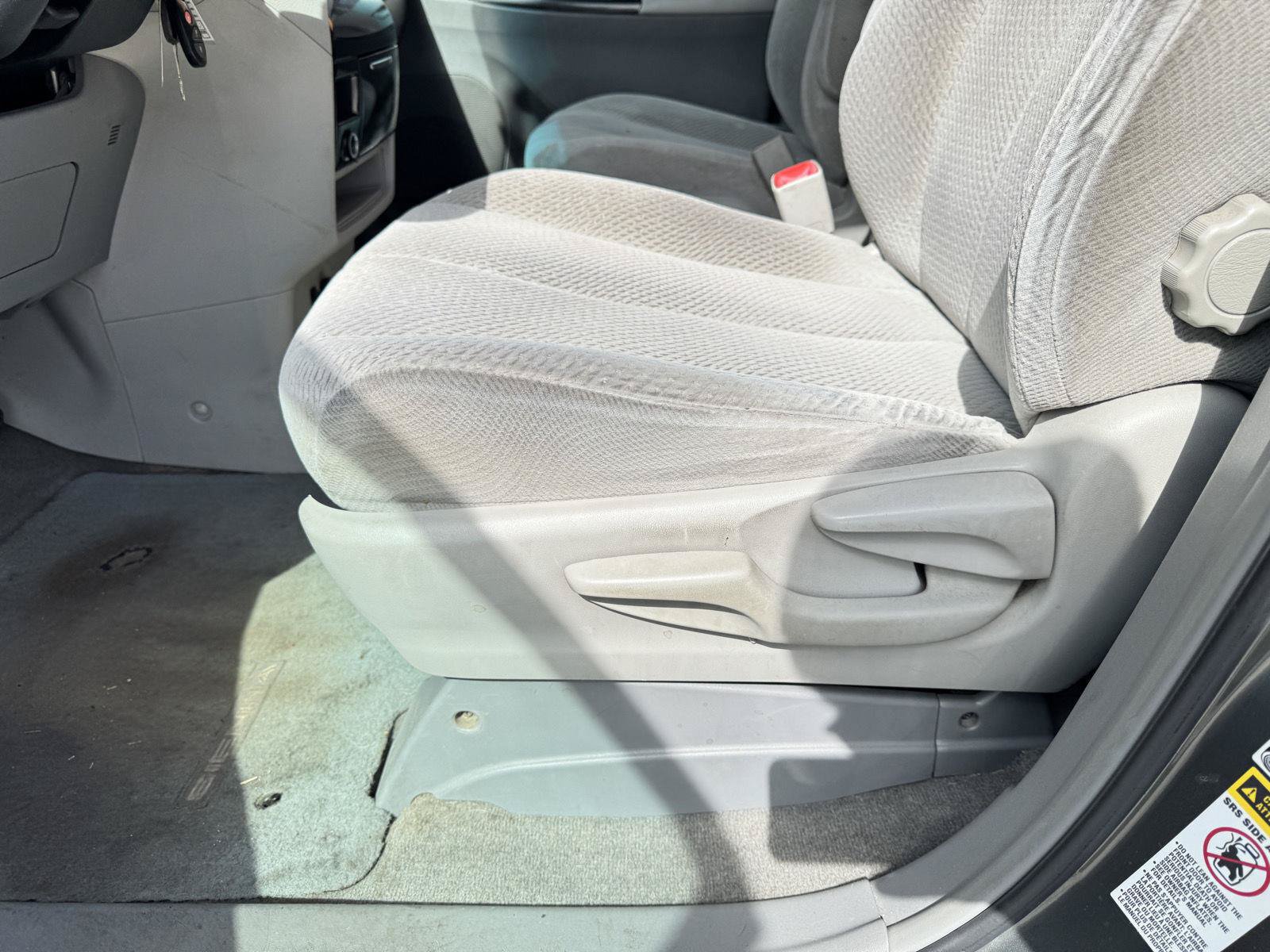 Used 2012 Toyota Sienna LE FWD image 10