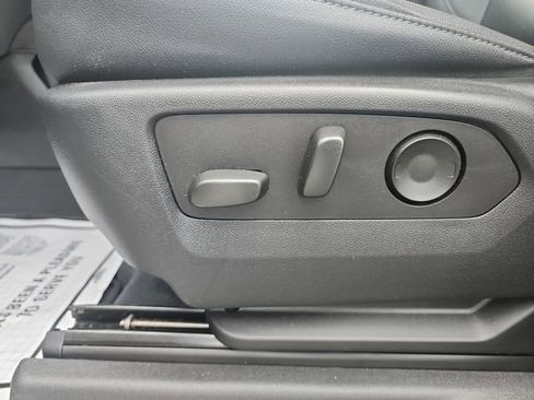 Used 2024 Chevrolet Silverado 2500 LTZ w/ LTZ Convenience Package image 15