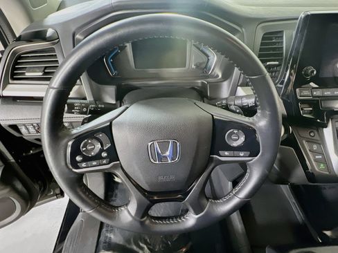 Used 2023 Honda Odyssey Touring image 11