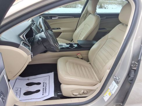 Used 2015 Ford Fusion SE w/ Equipment Group 202A image 24