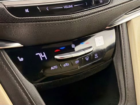 Used 2019 Cadillac XT5 AWD image 15
