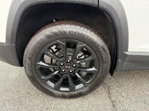 Used 2025 GMC Terrain Elevation w/ Black Edition image 14