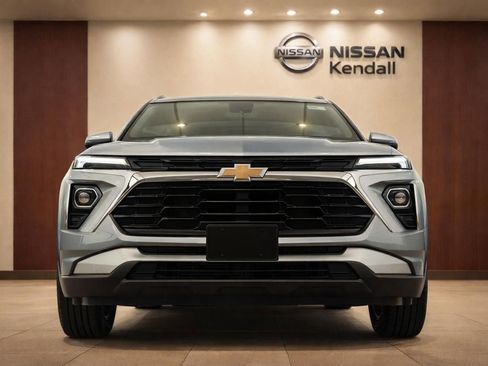 Used 2024 Chevrolet TrailBlazer LT w/ Convenience Package AWD/4WD image 5
