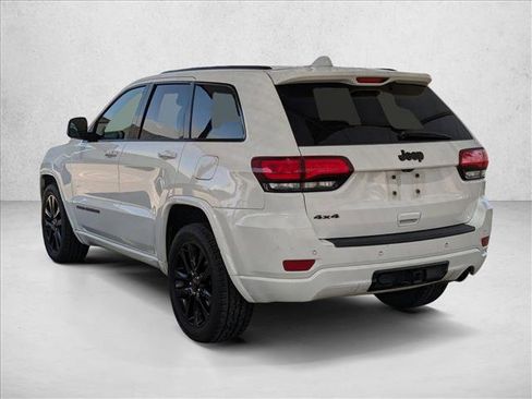Used 2018 Jeep Grand Cherokee Altitude image 8