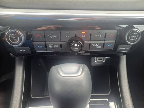 Certified 2022 Jeep Compass Limited AWD/4WD image 19
