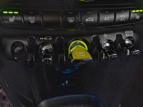 Used 2023 MINI Cooper SE image 9