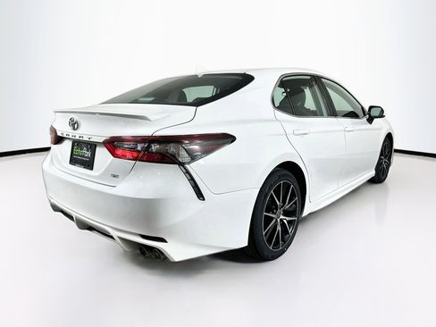 Used 2023 Toyota Camry SE FWD image 9