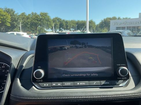 Used 2025 Nissan Rogue SV FWD image 30