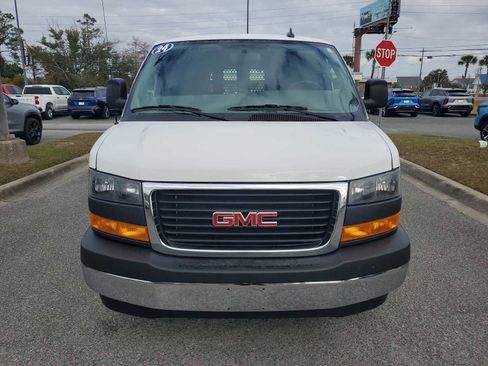 Used 2024 GMC Savana 2500 w/ Driver Convenience Package image 9
