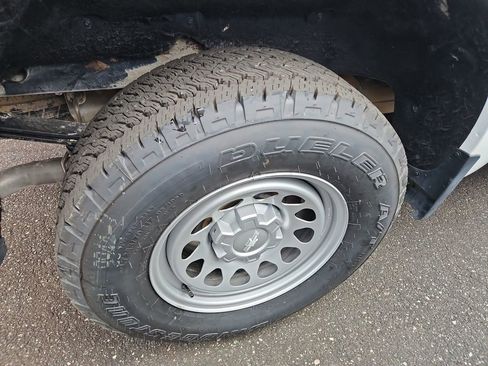 Used 2023 Chevrolet Silverado 1500 LT w/ Protection Package image 8