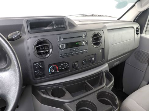 Used 2013 Ford E-350 and Econoline 350 XLT image 27