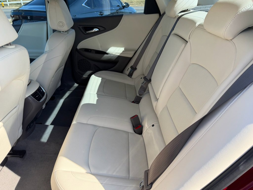 Used 2023 Chevrolet Malibu LT FWD image 14