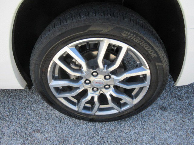 Used 2024 GMC Terrain Denali w/ Denali Premium Package AWD/4WD image 11