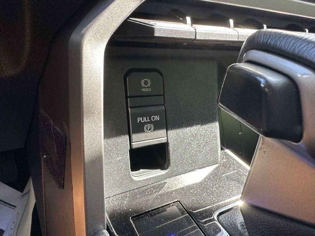 Used 2022 Toyota Tundra Limited w/ Power Package AWD/4WD image 23