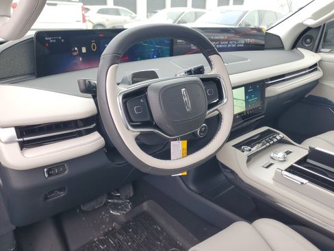 New 2026 Lincoln Navigator Reserve w/ Jet Appearance Package image 14