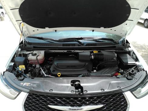 Used 2026 Chrysler Pacifica Select FWD image 54