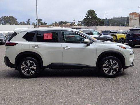 Used 2023 Nissan Rogue SV FWD image 4