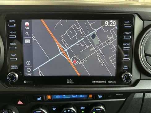 Used 2023 Toyota Tacoma TRD Sport image 10