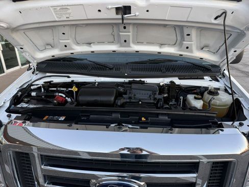 Used 2021 Ford E-350 and Econoline 350 Super Duty w/ Power Windows & Locks Group image 17