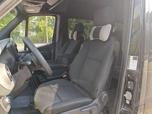 Used 2019 Mercedes-Benz Sprinter 2500 image 22