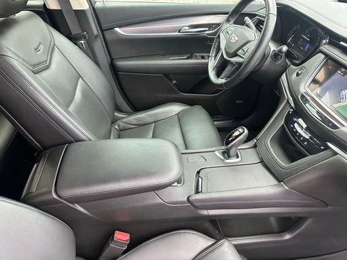 Used 2019 Cadillac XT5 Luxury image 17